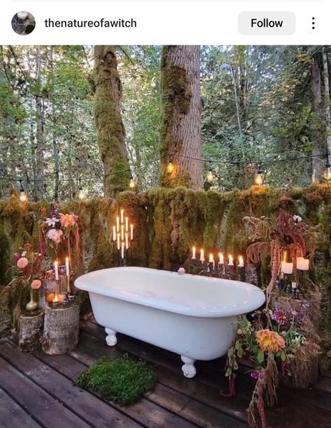 Outdoor Bathtub Ideas, Outdoor Clawfoot Tub, Garden Bathtub, Dream Bathtub, Outdoor Shower Diy, Natural Face Care, Outdoor Bathtub, Woodland Cottage, Outdoor Bathroom Design