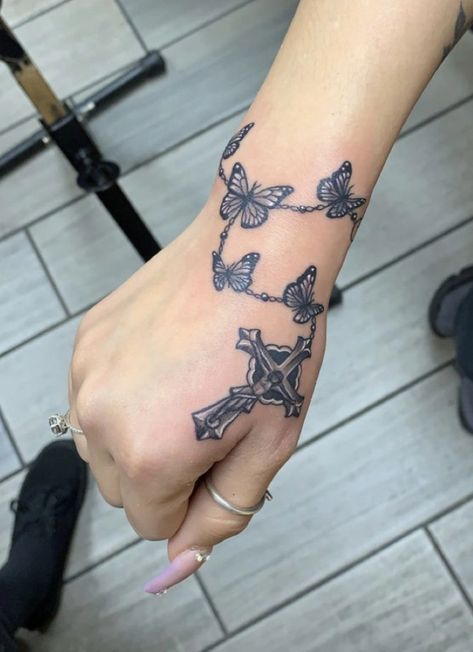 Tato Wolf, Tatoos Small Meaningful, Simple Tato, Best Tattoo Designs For Men, Woman Tattoo Ideas, Tattoo Ideas For Female, Xiao Genshin Impact, Hand Tattoos For Girls, Cute Hand Tattoos