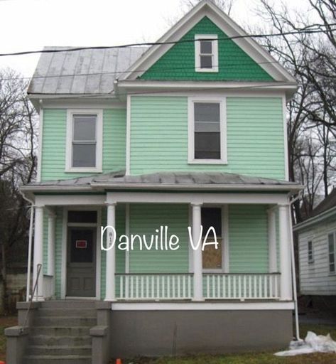 1900 Folk Victorian House, Folk Victorian Fireplace, Victorian Farmhouse Exterior, Victorian Attic, Folk Victorian House, Folk Victorian Farmhouse, 1800s House, Updated Victorian, Richard Jones