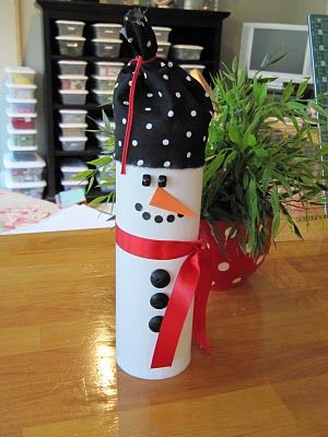 Recycled Pringles can - use as a cookie container - will make great gifts Recycled Containers, Pringles Can, Cookie Container, Snowman Crafts, Can Crafts, Christmas Goodies, Winter Crafts, Xmas Crafts, Christmas Projects