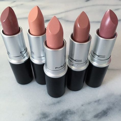 10 Marcas de labiales más populares en Instagram; son los ganadores de más pins! Popular Mac Lipsticks, Mac Lipstick Shades, Velvet Teddy, Mac Makeup, Kiss Makeup, Mac Lipstick, Lip Art, Makeup Goals, Lipstick Shades