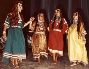 The Yemenite Jews Yemen Clothes, Yemenite Jews, Yemen Women, Yemeni Clothes, Arab Culture, Jewish Women, Jewish History, Folk Dresses, Folk Dance