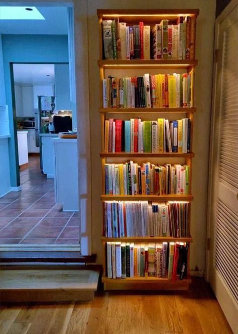 Book Rack Design, Creative Shelving Ideas, Wooden Pallet Beds, Pallet Bookshelf, Pallet Wood Shelves, Bookshelf Lighting, Bookshelf Plans, Wooden Room, Moody Bedroom