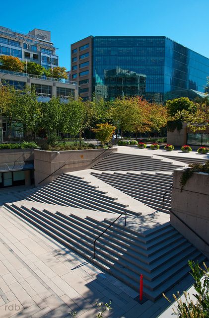 Robson Square by Arthur C. Erickson @ Vancouver, British Columbia, 1980. Ramp plus stairs Ramps Architecture, Ramp Stairs, Landscape Stairs, Ramp Design, Urban Landscape Design, Stairs Architecture, Outdoor Stairs, Urban Spaces, Staircase Design