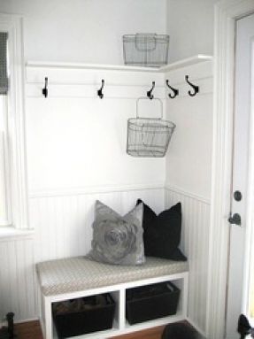 small entryway ideas   Could try this beside the closet. Would see shadows through sidelight, and only fit one half the bench, but could work in the nook. Mudroom Organization, Mudroom Decor, Diy Mudroom Bench, Small Entryways, Decor Ikea, Small Entryway, Laundry Mud Room, Bench With Storage, Entryway Decor