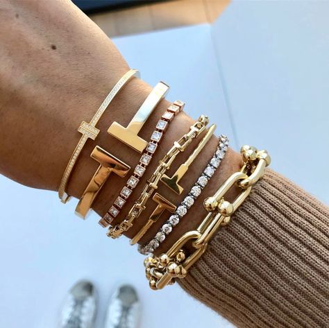 Tiffany Bracelet Stack, Tiffany Bracelet Gold, Tiffany Bangle, Girly Bracelets, Gold Bracelets Stacked, Tiffany And Co Bracelet, Tiffany And Co Jewelry, Tiffany T, Tiffany Bracelets