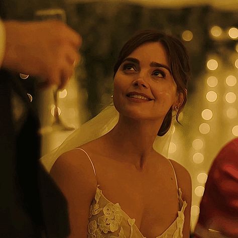 Jenna Coleman fan account Jenna Coleman Gif, Victoria Jenna Coleman, Oliver Jackson Cohen, Peter Maximoff, Fifty Shades Movie, Square Face Hairstyles, Clara Oswald, Jenna Louise Coleman, Invisible Man