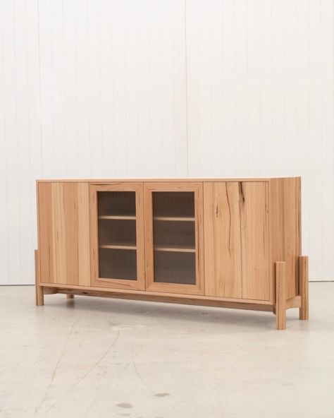 The Curved Makai buffet is the perfect timber storage unit to get you through the entertaining season with ease. Customised by our client to include fluted glass panels, keeping those special dinner sets front of mind and hidden Blum soft close drawers for easily accessible cutlery. Shown in Wormy Chestnut but available in a variety of sustainably sourced, local and imported timbers. #solidtimberfurniture #adelaidefurniture #customfurniture Timber Storage, Wormy Chestnut, Fluted Glass, Timber Furniture, Special Dinner, Soft Close Drawers, Dinner Sets, Storage Unit, Glass Panels