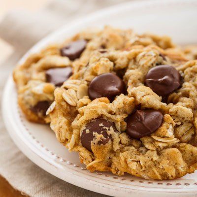 Healthy Pastry, Best Oatmeal Chocolate Chip Cookies, Nestle Tollhouse, Coconut Oil Cookies, The Best Oatmeal, Dark Chocolate Chip Cookies, Biscuits Diététiques, Chocolate Cranberry, Averie Cooks