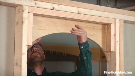 How to Frame an Arched Doorway - Fine Homebuilding Diy Arched Window Frame, Curved Door Frame, Ceiling Coffers, Wainscoting Ceiling, Round Doorway, Window Casings, Prehung Exterior Door, Building Insulation, Arched Doorway