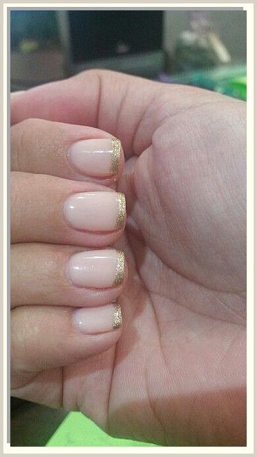 Looking for a sophisticated and traditional way to show your elegance? Try a set of gold french tips nails! This style is perfect for a special occasion or a more formal setting. Gold Micro Tip Nails, Gold French Tips Nails, Gold French Tip Nails, Gold French Tips, Gold Tip Nails, Nude Nails With Glitter, French Tips Nails, Gold French Tip, White Nails With Gold