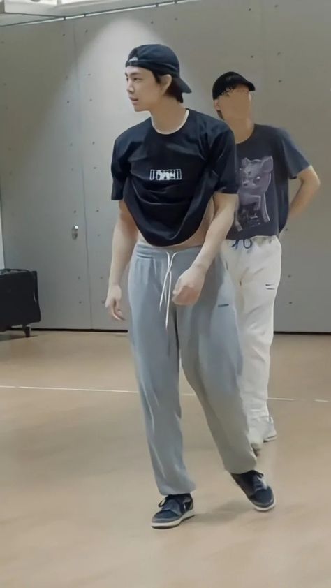 Dance Practice Outfits Kpop Men, Dance Practice Outfits Kpop, Dance Practice Outfits, Niki Enha, Johnny Seo, Nct 127 Johnny, Dance Outfits Practice, Johnny Suh, Nct Johnny