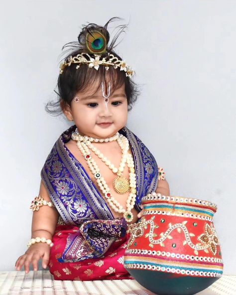 Baby in Krishna costume on krishnashtami Kanha Makeup For Kids, Little Krishna Makeup For Kids, Baby Krishna Photoshoot, Krishna Photoshoot, Krishna Costume, Baby Makeup, Baby Fancy Dress, Morning Thursday