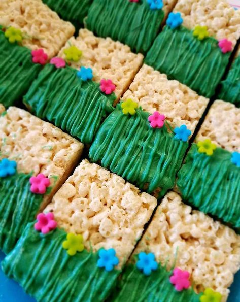 Luau Rice, Hawaii Birthday Party, Luau Party Food, Moana Birthday Party Theme, Moana Theme Birthday, Tropical Birthday Party, Luau Party Decorations, Hawaiian Party Decorations, Luau Theme Party