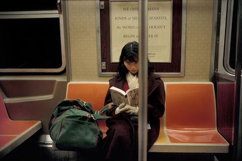 Nyc Aesthetic, Nyc Subway, Nyc Photography, Lost In Space, Magnum Photos, Poor People, Girl Reading, Smart Jokes, Graduation Photos