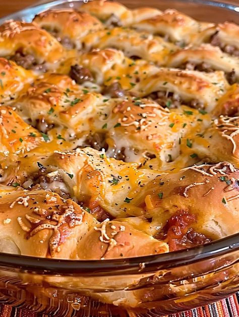 Casseroles With Croissants, Italian Beef Crescent Roll Casserole, Italian Croissant Casserole, Crescent Roll Italian Bake, Sausage And Crescent Roll Casserole, Italian Crescent Roll Casserole, Italian Crescent Rolls, Recipes With Crescent Dough Sheets, Beef Crescent Roll Recipes