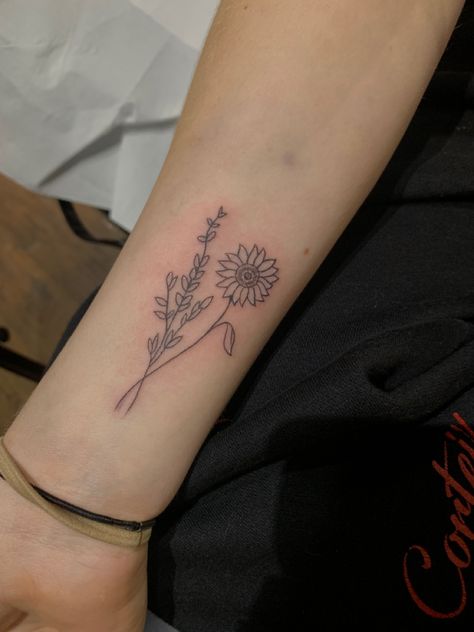 Sunflower And Dandelion Tattoo, Sunflower Lavender Tattoo, Daisy And Lavender Bouquet Tattoo, Sunflower And Lavender Tattoo, One Line Lavender Tattoo, Sunflower Bouquet Drawing, Line Work Lavender Tattoo, Fine Line Flower Tattoo Lavender, Edelweiss Tattoo