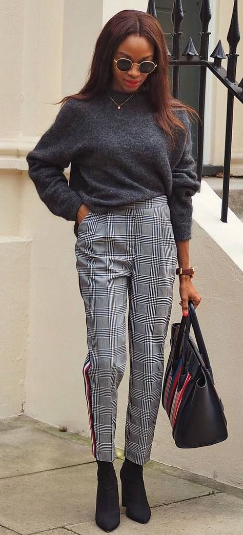 Grey Check Trousers Outfit, Checked Trousers Outfit, Work Outfit Fall, Fashionable Work Outfits, Autumn Fashion Work, Fashion Work Outfit, Trousers Outfit, Trouser Outfit, Checked Trousers