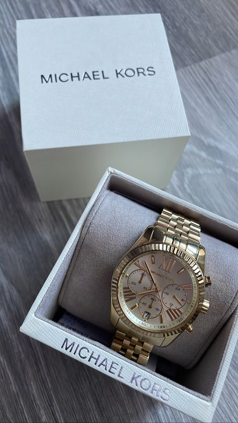 Icon Jewelry, Pretty Watches, Watches Women Michael Kors, Classy Watch, Fancy Watches, Future Engagement Rings, Iphone Wallpaper Quotes Love, Womens Watches Luxury, Girly Accessories