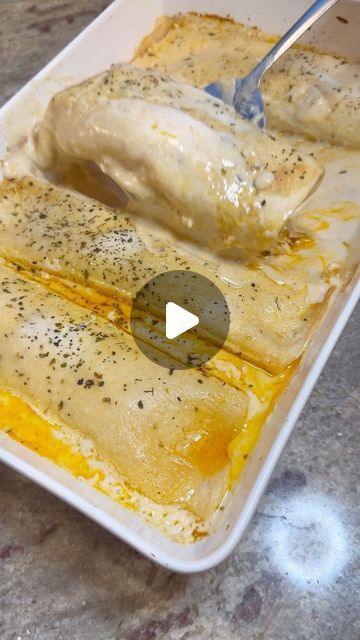 Tik Tok Enchiladas, Taco Types, Ramzan Recipes, On The Go Lunch, Shredded Beef Enchiladas, Eggnog Bread, Enchiladas Chicken, Easy Enchilada Recipe, Ramzan Recipe