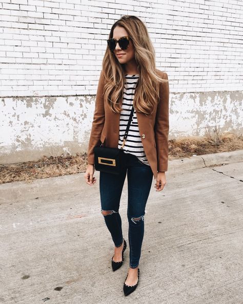 Instagram Lately .13 | The Teacher Diva: a Dallas Fashion Blog featuring Beauty & Lifestyle 50 Skirt, Elegant Work Outfits, Casual Chic Outfits, Style Désinvolte Chic, Style Casual Chic, Quoi Porter, Clothing Staples, Dallas Fashion, Brown Blazer