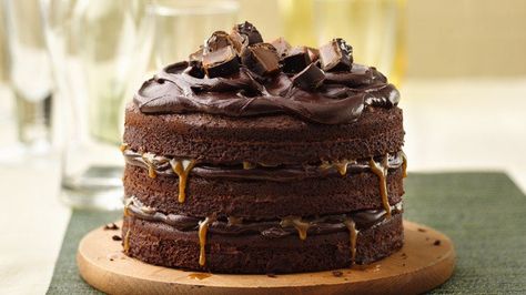 Tall, Dark and Stout Chocolate Layer Cake Devils Food Cake, Chocolate Layer Cake, Gateaux Cake, Food Cake, Chocolate Baking, Betty Crocker, Chocolate Cake Recipe, Food Cakes, Sweets Treats