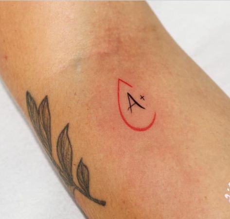 Blood Drop Tattoo, Blood Tattoo Ideas, Medical Tattoos For Women, True Blood Tattoos, Blood Type Tattoo, Blood Tattoo, Tatuagem Masculina Pequena, Medical Tattoo, Tattoo Lettering Styles