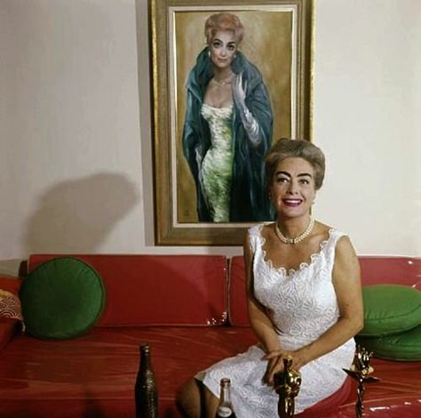 Joan on a bright red sofa with plastic protection, of course, and bright green cushions! Also there, is  Oscar and of course, a Pepsi bottle! Joan Crawford Mommy Dearest, Margret Keane, Joan Crawford Children, Keane Big Eyes, Margaret Keane, 10 Interesting Facts, Baby Jane, Mommy Dearest, Big Eyes Art