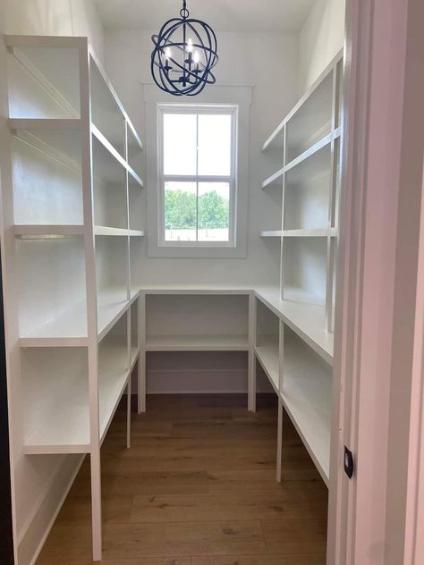 L Shaped Shelves Pantry, Pantry Design L Shape, Pantry U Shaped Shelves, Corner Pantry Dimensions Walk In, Cabin Pantry, L Shaped Pantry, Walk In Pantry Dimensions Barn Door, Walk In Pantry Ideas, Pantry Closet Design