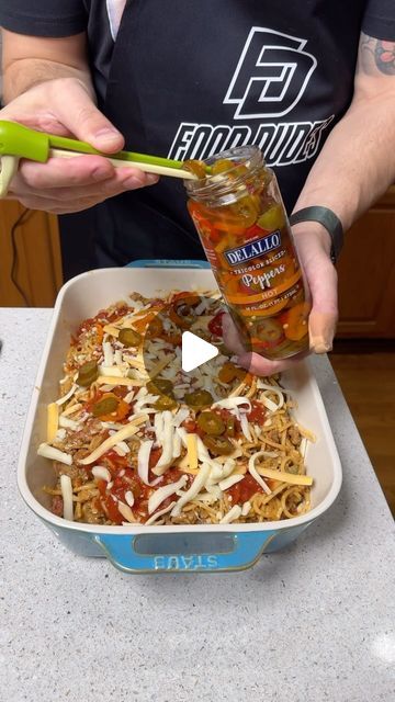 Food Dudes on Instagram: "Nacho spaghetti casserole #easyrecipes #onepanmeal #mexicanfood #italianfood #homecooking" Nacho Spaghetti Casserole, Food Dudes Cook, Nacho Spaghetti, Food Dudes, Easy Baked Spaghetti, Spaghetti Casserole Recipe, Taco Spaghetti, Spaghetti Casserole, One Pot Dishes