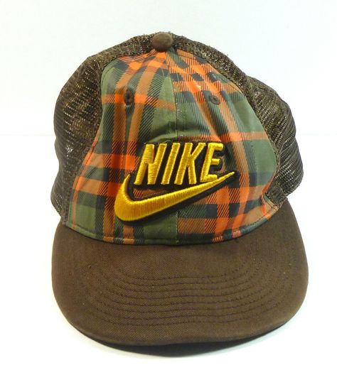 Fire Clothes, Swag Hats, Caps And Hats, Funky Hats, Hat Aesthetic, Nike Hat, Vintage Trucker Hats, Fall Hats, Vintage Nike