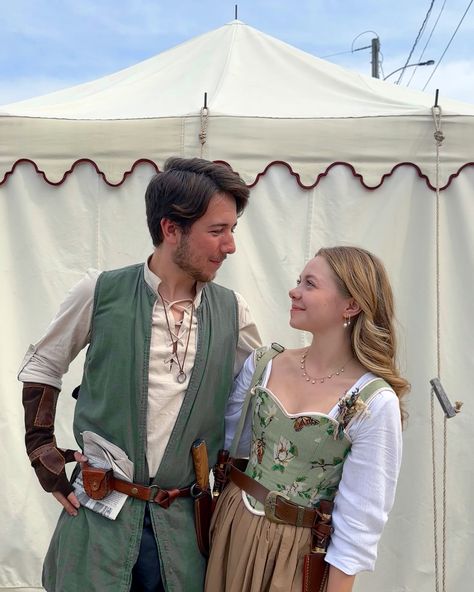 Huzzah!…It’s a Ren Faire thing, thou wouldst ne’er understand 🕯️🌿✨🤎 (Tags) #mainerenaissancefaire #renfaire #ootd #costume #mainetravel #exploremaine #coupletravel #fairemode #renaissancefestival #creative #historicalfashion #fun #hugatree #gooutside #whimsical #frolicking #stopreadingmytags Fairy Core Ren Faire, Mens Ren Faire Outfit Diy, Renassiance Fair Outfits Easy, Men’s Ren Fair Costume, Ren Faire Couple Costume, Green Ren Faire Outfit, Renicansse Fair Outfits Men, Ren Faire Fairy Costume, Ren Faire Costume Ideas