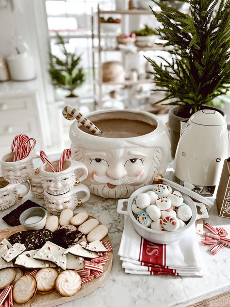 Coffee Hot Cocoa Bar Ideas, Nutcracker Hot Cocoa Bar, Pink Hot Cocoa Bar Ideas, Vintage Hot Cocoa Bar, Hot Cocoa Bar Aesthetic, Hot Chocolate Corner, Cocoa Bar Station Christmas, Boozy Hot Chocolate Bar, Hot Cocoa Bar Ideas Christmas