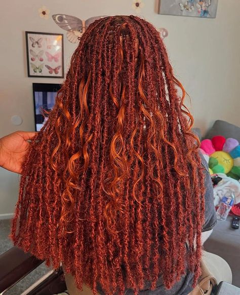 The long or the short version?? (SWIPE) 🤔💭Fall in 🧡🧡🍁🍂. 👉 ______Follow @letstalkhairs on tiktok. @letstalkhairs promotes dopest hairstyles, hair fashion and discussions 📩DM FOR DIFFERENT PROMO/ADS PACKAGES AVAILABLE www.letstalkhairs.com ______________________ ✂️Featured stylist : @fauxbyyonnie 📍: Alexandria, VA DM HER 👆 FOR THIS STYLE ______________________ IGNORE #braids #braidstyles  #hair  #naturalhairstyles     knotless braids, protectivestyles, 4c hair, Alexandria, VA Braider ... Ginger Soft Locs, Ginger Locs Black Women, Bohemian Soft Locs, Ginger Locs, Locs Black Women, Soft Locs, Ginger Hair Color, 4c Hair, Alexandria Va