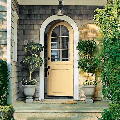 cream yellow front door color ideas Front Door Colors Interior, Yellow Front Door, Arched Front Door, Yellow Front Doors, Front Door Entryway, Front Door Paint Colors, Yellow Door, Door Colors, Door Paint Colors