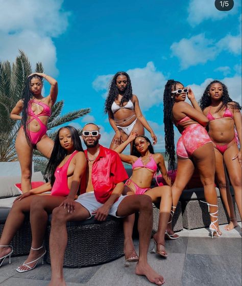 Pink Bathing Suit Black Women, Friend Group Bikinis, Group Photoshoot Black Women, Group Pool Photoshoot, Group Swimsuit Photoshoot, Bathing Suit Photoshoot Ideas, Poolside Shoot, Trip Photoshoot, Pool Shoot