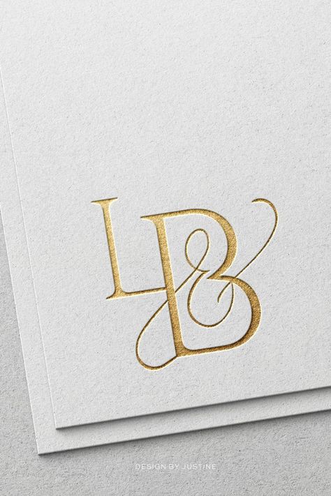 Création d'un logo monogramme pour une entreprise de design floral spécialisée dans les mariages de luxe. Papeterie dorée designer floral, logo monogramme, logo élégant, minimaliste pour designer floral. Mock-up : @freepik. Logo sur mesure, logo minimal, logo monogramme, identité de marque, identité de marque sur mesure, logo designer floral, logo fleuriste #logosurmesure #logomonogramme #logodoré #identitévisuelle #identitédemarque #logodesignerfloral #logofleuriste #supportprint Colorful Logo Ideas, Wedding Planner Brand, Luxe Logo, Logo Luxe, Logo Monogramme, Boho Invitations, Logo Creator, Logo Minimal, Learn Photo Editing