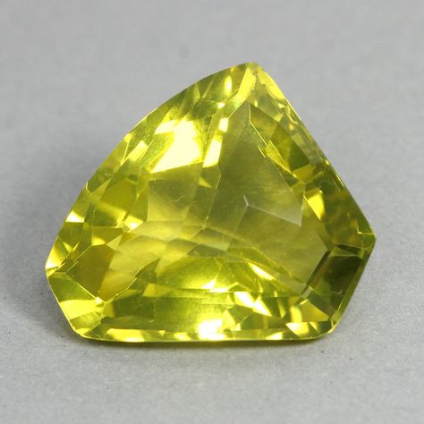 15.27 CT Fabulous Ultra Rare Fancy 100% Natural Yellow Lemon quartz From Brazil by GempalaceStore on Etsy Red Spinel, Lemon Quartz, Natural Red, Rocks And Crystals, Amazing Jewelry, Halloween Shopping, Etsy Gifts, Thailand, Lemon