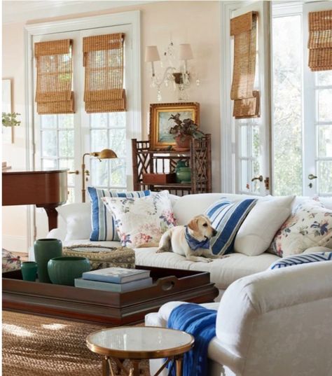 Designer Spotlight: Ralph Lauren — Verandah House Interiors Atl Apartment, Ralph Lauren Interiors, Street Townhouse, Grey House, Brand Creation, Southern Comfort, Collection Design, Cottage Living, Family Rooms