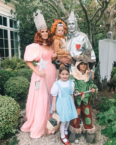 See the 2019 Halloween costumes from your favorite stars Monster Costume Ideas, Westworld Costume, Halloween Budget, Family Halloween Costume Ideas, Paw Patrol Costume, Blue Sparkly Dress, Family Halloween Costume, Monster Costume, Patrick Schwarzenegger