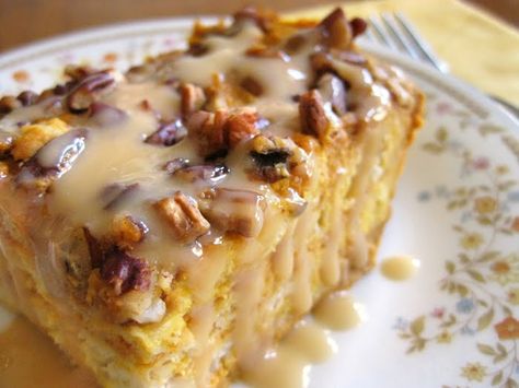 lillyella: In the Kitchen: Pumpkin Bread Pudding with Bourbon Caramel Sauce Sweet Potato Bread Pudding, Bread Pudding With Vanilla Sauce, Bourbon Caramel Sauce, Old Fashioned Bread Pudding, Pumpkin Bread Pudding, Sweet Potato Bread, Vanilla Sauce, Bread Pudding Recipe, Potato Bread