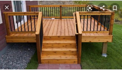 10x10 Deck Decorating Ideas, Small Side Deck, Small Deck Off Back Of House, Deck Update, Backyard Simple, Wooden Deck Designs, Reling Design, Decking Outdoor, Design Per Patio