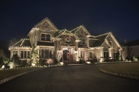 Residential Holiday Decorating and Christmas Light Service Portfolio | Christmas Decor Outdoor Christmas Lights Diy, Christmas Lights Outside, Design Hall, Christmas Light Installation, Hanging Christmas Lights, Christmas House Lights, Red Christmas Decor, Dream Life House, Blackbird Designs