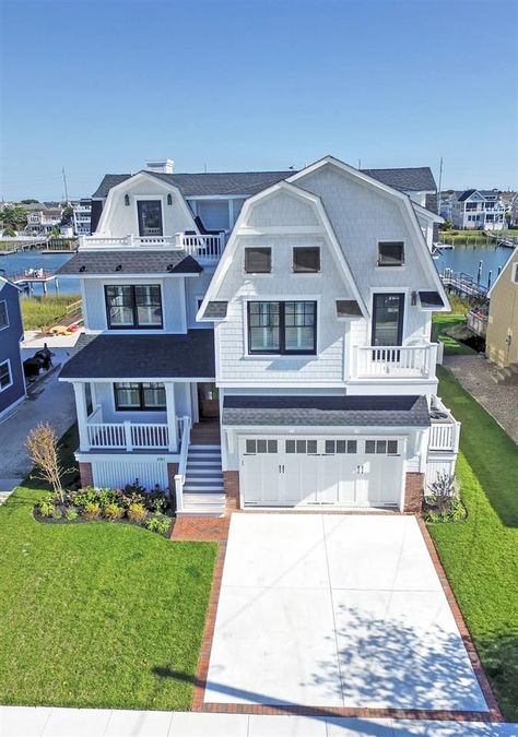 Family Beach House Exterior, Nj Beach House, Bloxburg Beach House, Avalon Nj, Huge Bedrooms, Nj Beaches, Florida Beach House, Engineered Oak Flooring, Homes Exterior