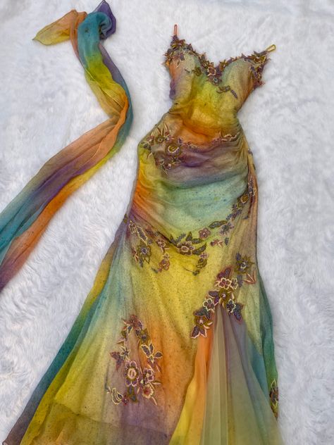 Funky Party Dress, Colorful Dresses Aesthetic, Maximalist Prom Dresses, Funky Prom Dresses, Prom Dress Inspo, Theme Dress, Prom Dress Inspiration, Pretty Prom Dresses, Grad Dresses