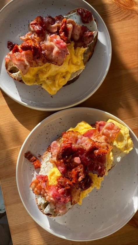 Eggs Bacon Toast, Bacon Toast, Healthy Food Dishes, Healthy Food Motivation, Healthy Lifestyle Food, Good Eat, Think Food, Food Recepie, Food Goals