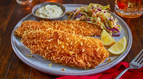 Every satisfyingly crunchy bite of this crusted walleye has classic buttery yet nutty parmesan melted into the bread crumbs. Parmesan Crusted Walleye, Grilled Walleye Recipes, Tuna Loaf, Grilled Walleye, Parmesan Fish, Walleye Recipes, Weight Watchers Muffins, Walleye Fish, Fish Fry Recipe