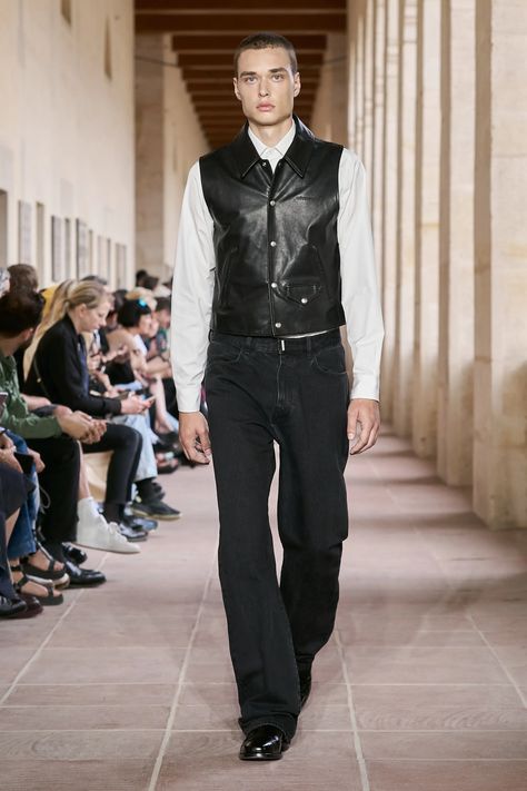 Givenchy Spring 2024 Menswear Fashion Show | Vogue Givenchy Menswear, Nylon Outerwear, Spring Denim, Black Men Fashion Swag, Field Jacket, Black Men Fashion, Mens Fashion Trends, Jacket Style, Givenchy