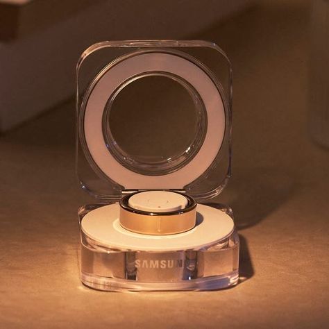 After a long wait, Samsung’s new Galaxy smart ring is finally launching. But is it any better than the Oura ring? We dive into the specs to find out Galaxy Rings, 7 Rings Ariana Grande, Aura Smart Ring, Oura Ring, Samsung Galaxy Ringtone, Ring Alarm System, Trimmer For Men, Smart Ring, Trx Workouts