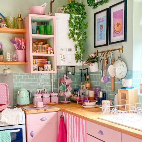 Pink And Green Kitchen, Girly Kitchen, Pastel Kitchen, Kitschy Kitchen, Pastel House, Kitchen Decor Ideas, Apartment Decor Inspiration, Pink Kitchen, Dream Apartment